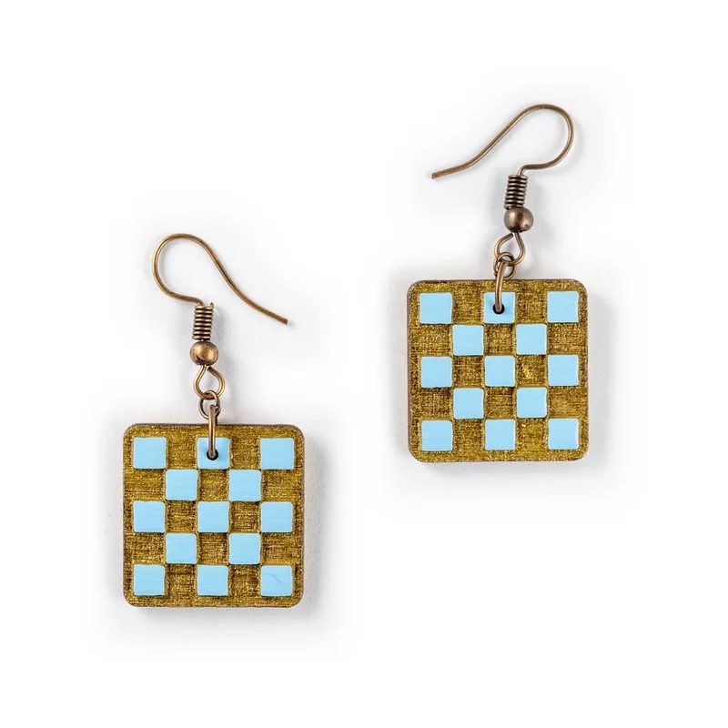 Ručne maľované drevené náušnice Chess Grid